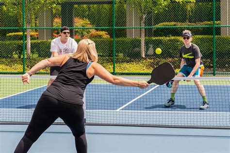 Play Pickleball at Hadsten Tennisklub 